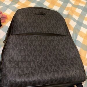Brand new mk bag pack selling for cheap